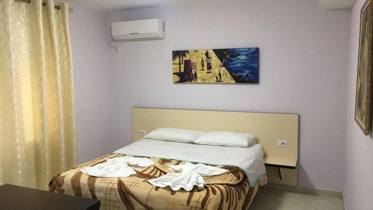 Hotel M&S 地拉那 外观 照片
